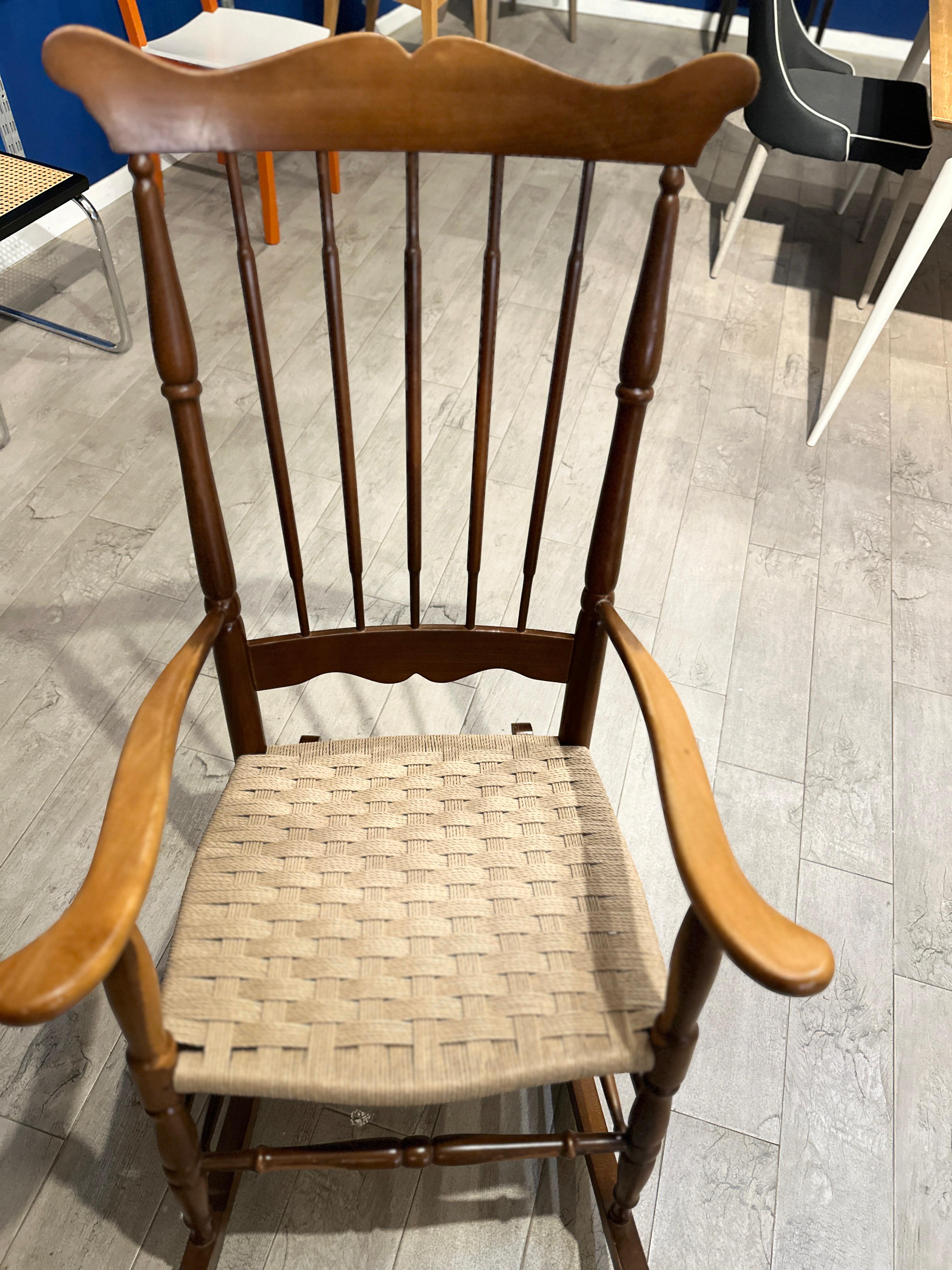 Impagliatura a scacchi completata nel laboratorio