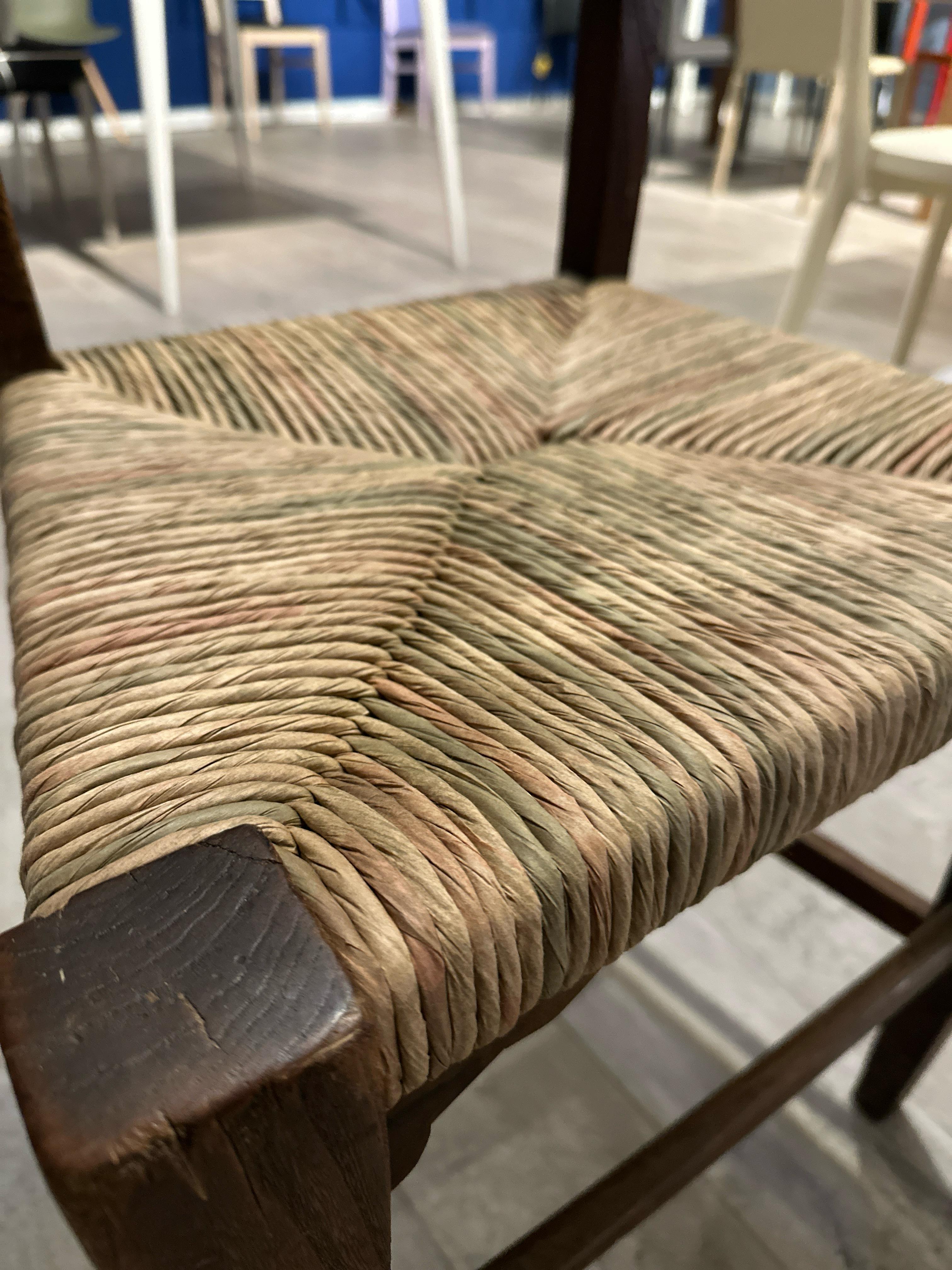 Dettaglio impagliatura a spicchi su seduta